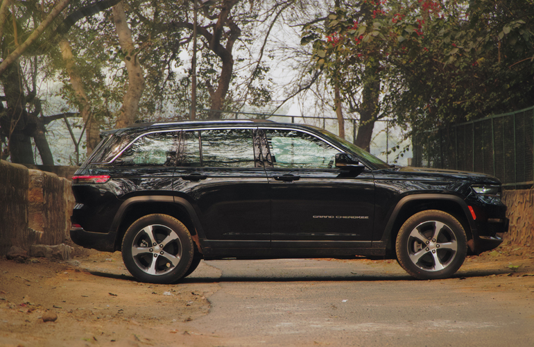 Jeep Grand Cherokee Limted O 4x4 AT Petrol